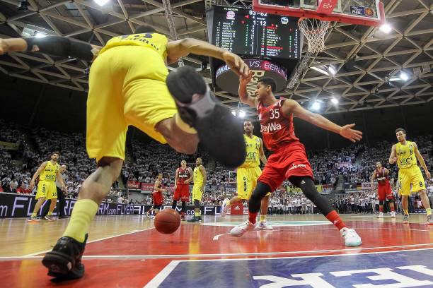 锋线的重要 锋线的重要