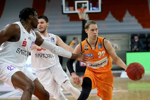 球员也在社 球员也在社